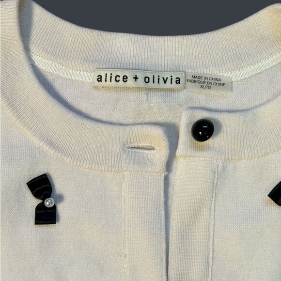 Alice + Olivia Wool Blend Daroda Pearl Bow Cardigan Sz XL - Picture 3 of 12